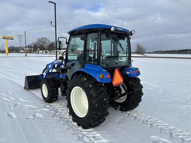 Image of New Holland Boomer 55 equipment image 2