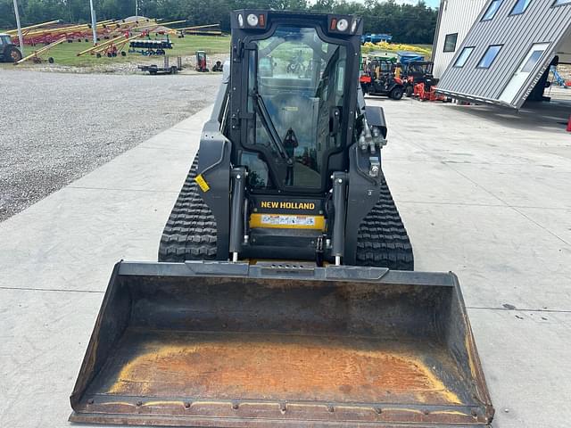 Image of New Holland C332 equipment image 2