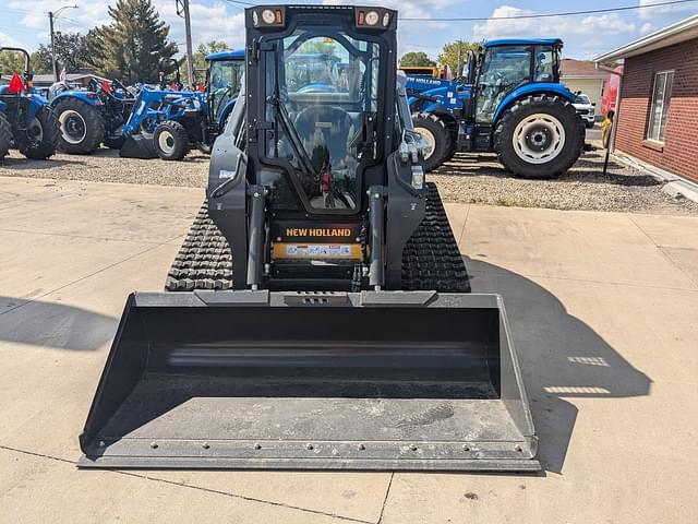 Image of New Holland C332 equipment image 1