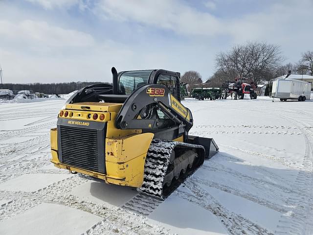 Image of New Holland C332 equipment image 4