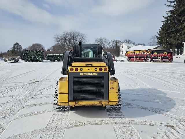 Image of New Holland C332 equipment image 3