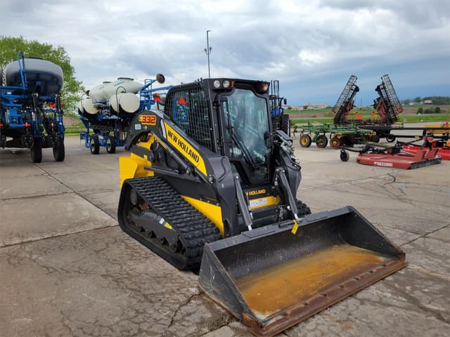 Image of New Holland C332 equipment image 3