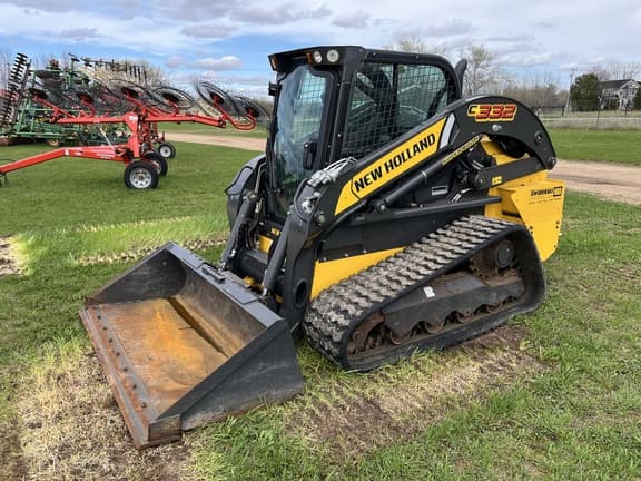 Image of New Holland C332 equipment image 2