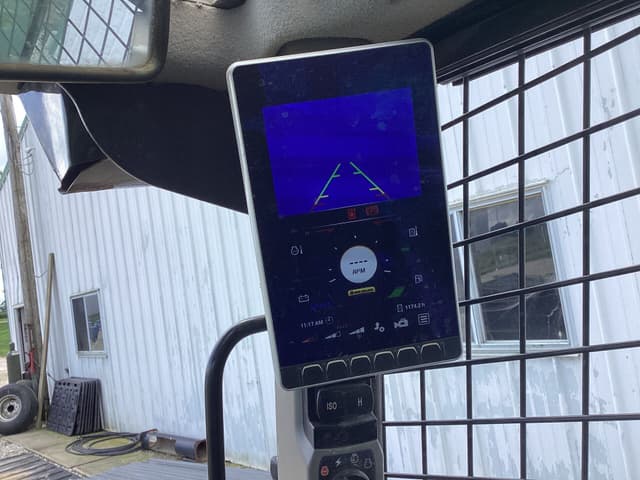 Image of New Holland C332 equipment image 3