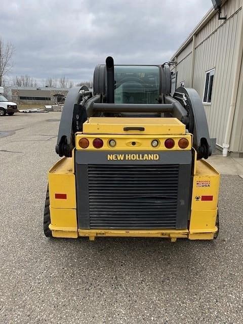 Image of New Holland C332 equipment image 2