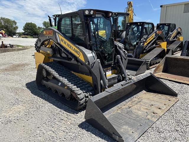 Image of New Holland C332 equipment image 1