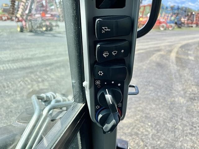 Image of New Holland C332 equipment image 4