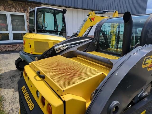 Image of New Holland C345 equipment image 4