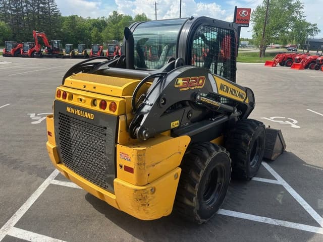 Image of New Holland L320 equipment image 4