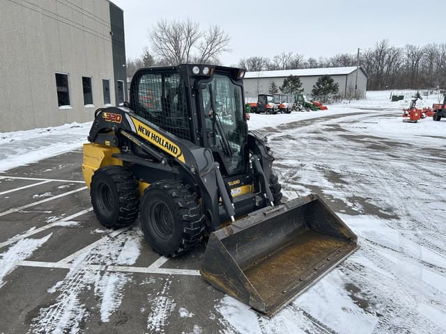 Image of New Holland L320 equipment image 3
