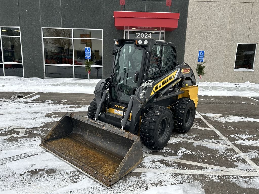 2021 New Holland L320 Equipment Image0