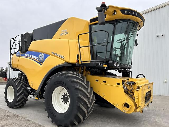 Image of New Holland CR7.80 equipment image 4