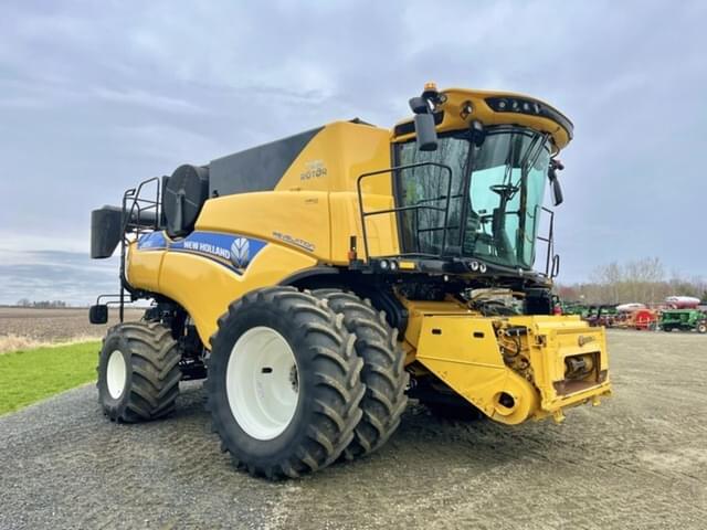 Image of New Holland CR8.90 equipment image 1