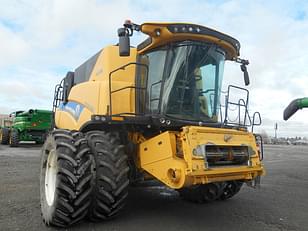 Main image New Holland CR8.90 7