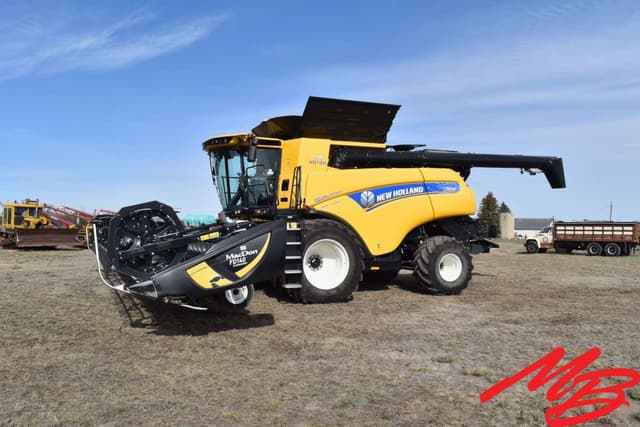 Image of New Holland CR8.90 equipment image 2