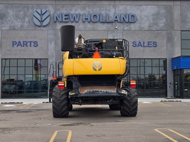 Image of New Holland CR8.90 equipment image 3