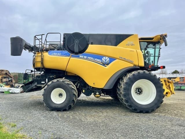 Image of New Holland CR8.90 equipment image 3