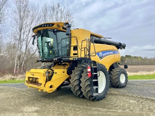 Image of New Holland CR8.90 equipment image 2