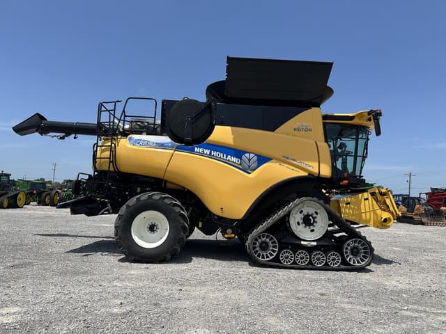 Image of New Holland CR8.90 equipment image 1