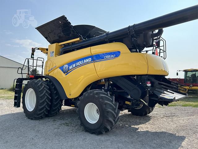 Image of New Holland CR8.90 equipment image 2