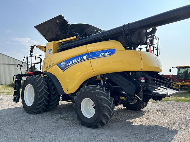 Image of New Holland CR8.90 equipment image 2