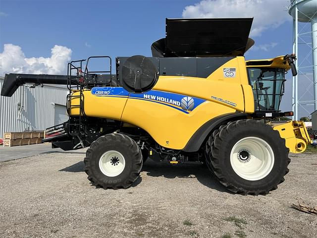 Image of New Holland CR8.90 equipment image 4