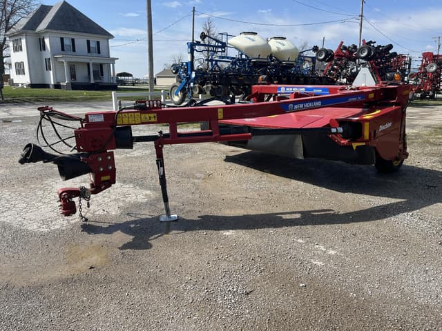 Image of New Holland 210 equipment image 3