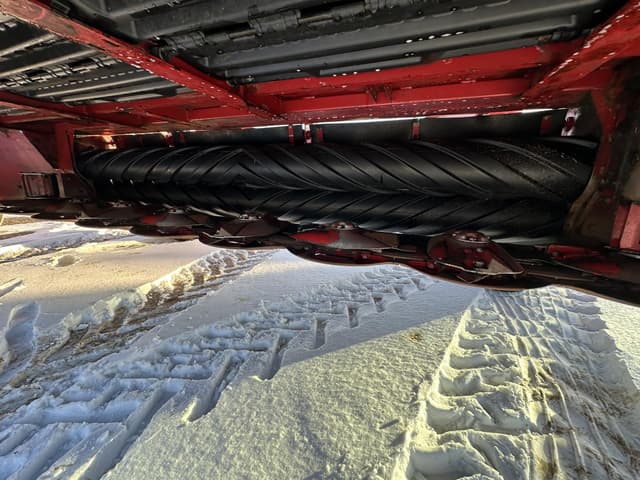 Image of New Holland 313 equipment image 4