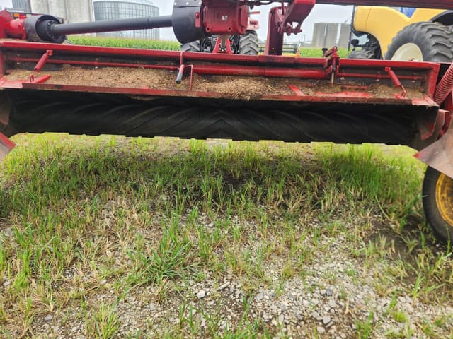 Image of New Holland 313 equipment image 4