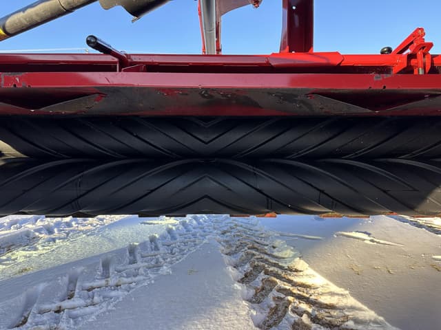 Image of New Holland 313 equipment image 3