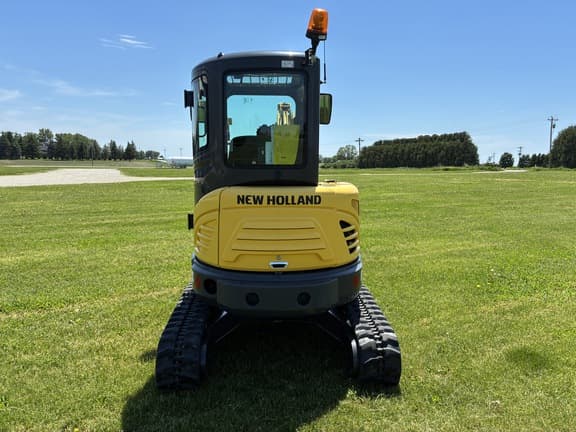 Image of New Holland E37C equipment image 3