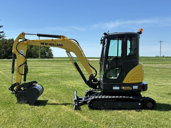 Image of New Holland E37C equipment image 1