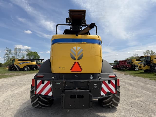 Image of New Holland FR780 equipment image 4