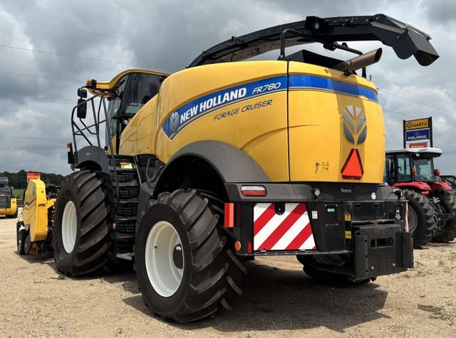 Image of New Holland FR780 equipment image 4
