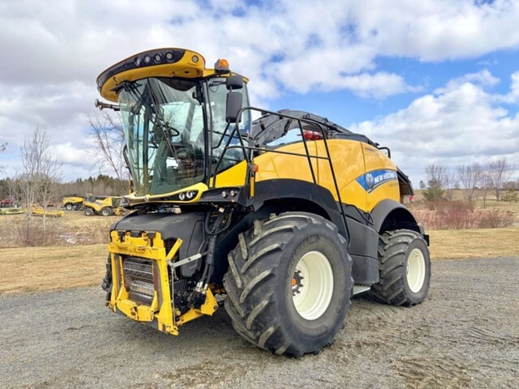 2021 New Holland FR920 Equipment Image0