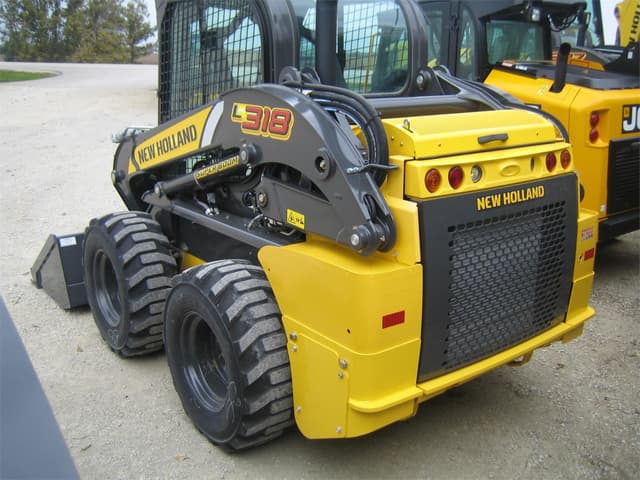 Image of New Holland L318 equipment image 2