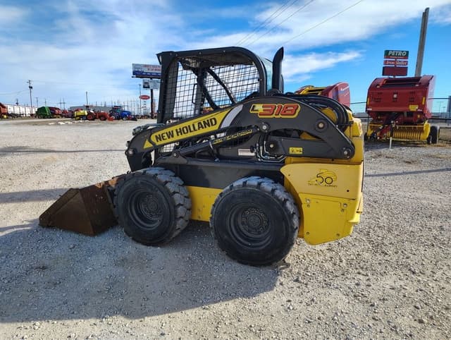 Image of New Holland L318 equipment image 1
