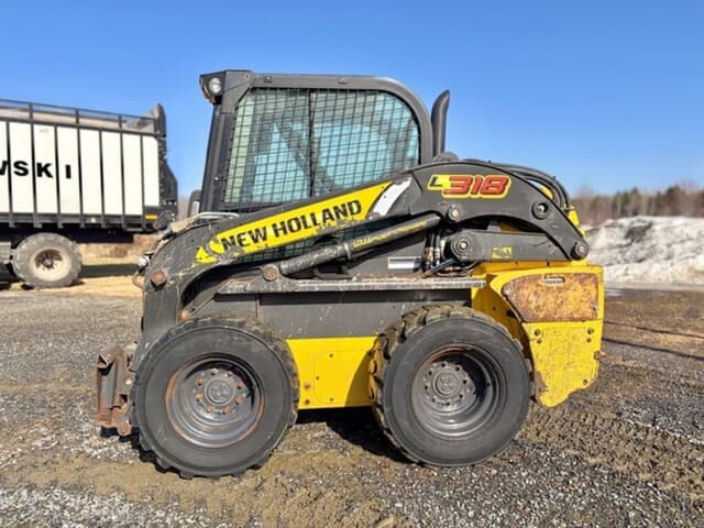 Image of New Holland L318 equipment image 2