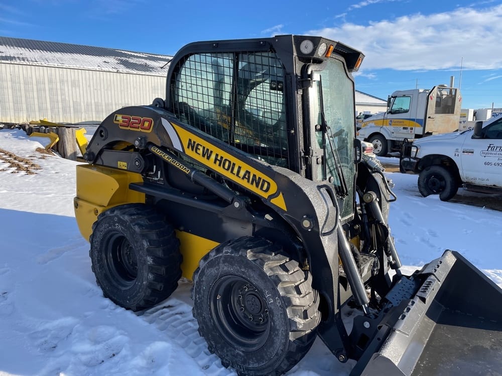 Main image New Holland L320