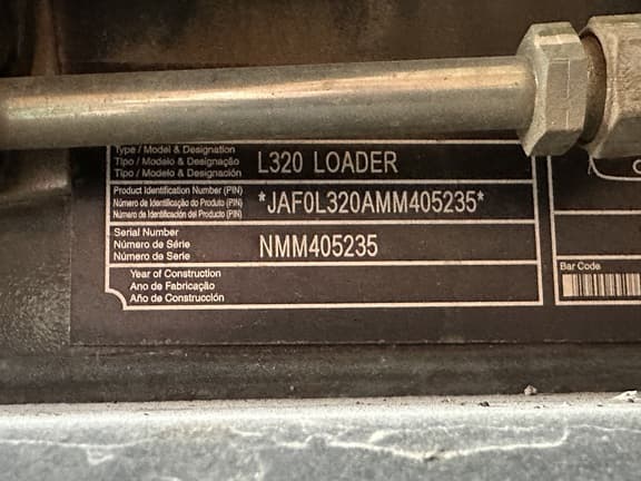 Image of New Holland L320 equipment image 2