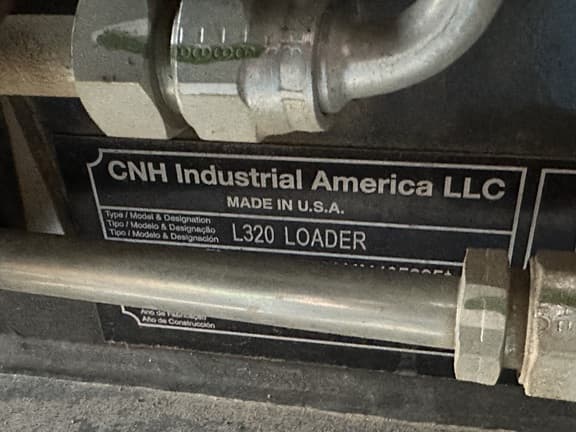 Image of New Holland L320 equipment image 1