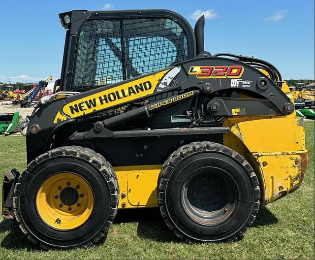 Image of New Holland L320 equipment image 1