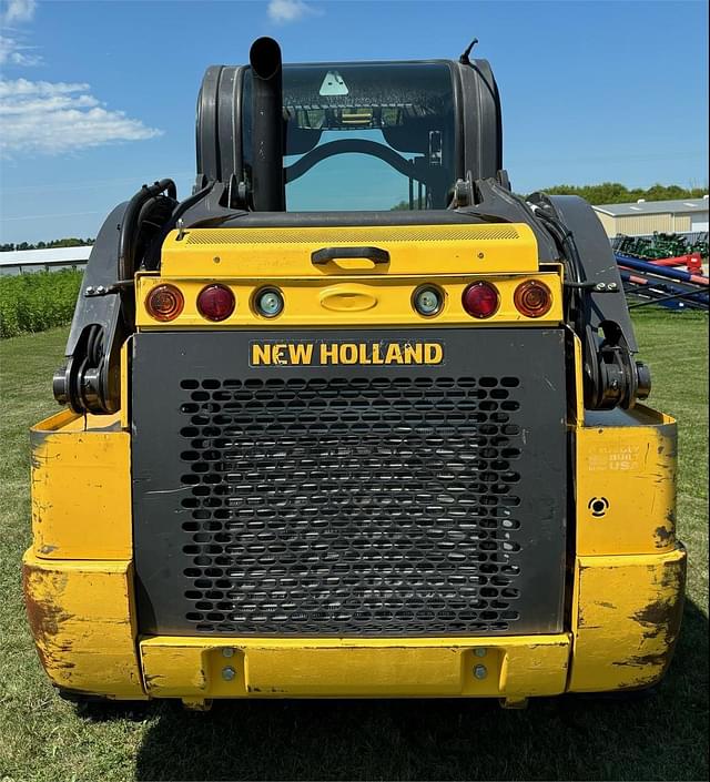 Image of New Holland L320 equipment image 3