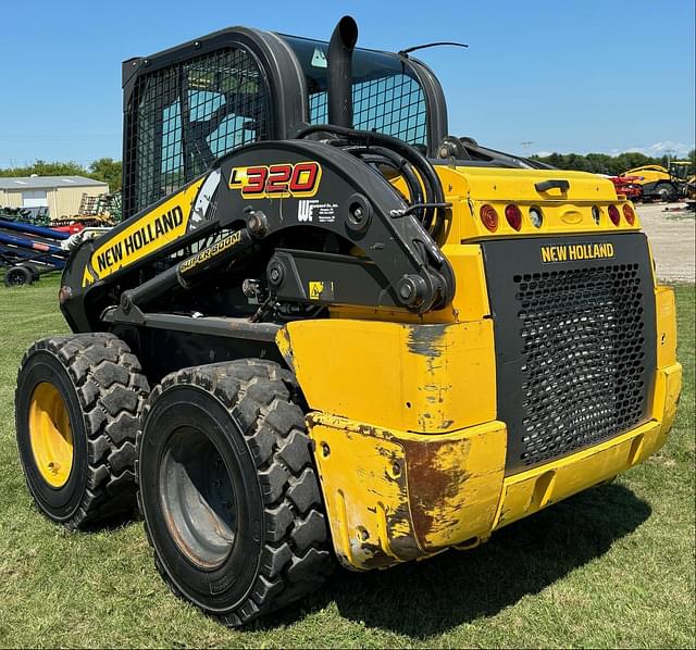 Image of New Holland L320 equipment image 2