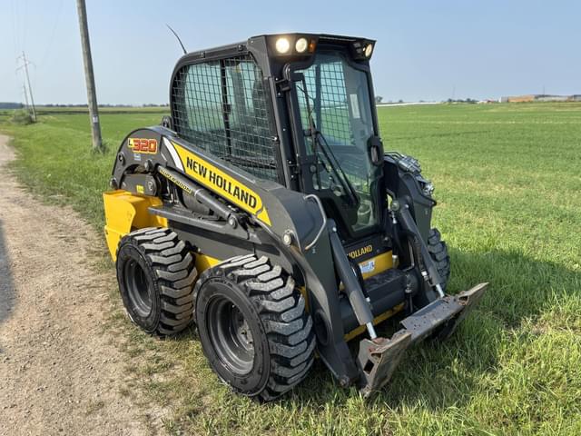 Image of New Holland L320 equipment image 1