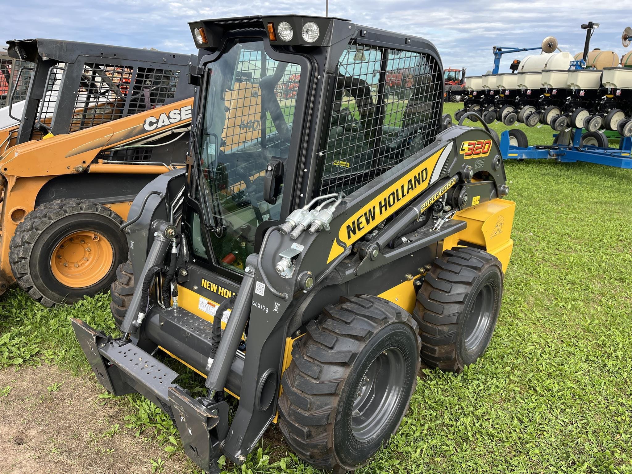 2021 New Holland L320 Equipment Image0