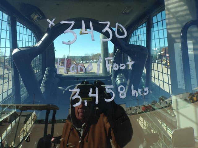 Image of New Holland L320 equipment image 1