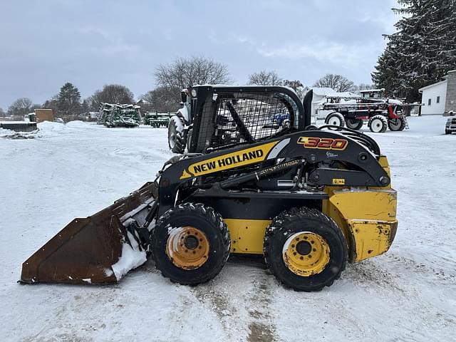 Image of New Holland L320 equipment image 1