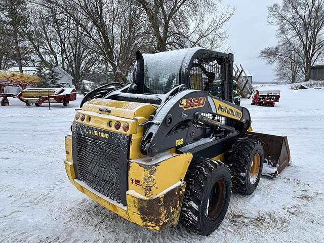 Image of New Holland L320 equipment image 4