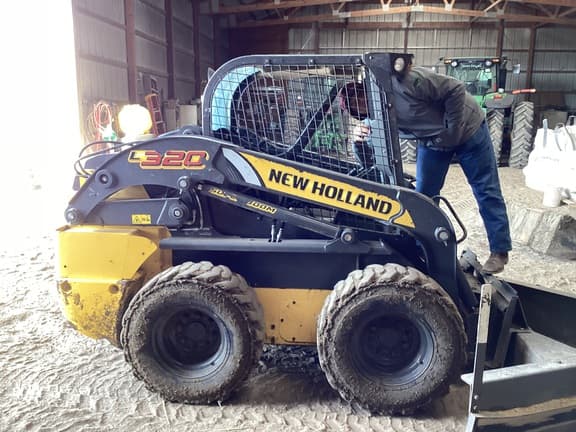 Image of New Holland L320 equipment image 2
